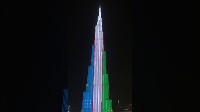 Небоскрёб «Бурдж-Халифа» в Дубае окрасился в цвета узбекского флага. смотреть онлайн
