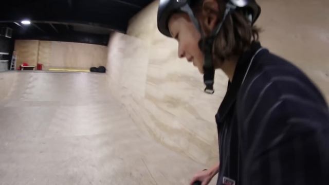 ЧТО ЭТОТ ШКОЛЬНИК СЕБЕ ПОЗВОЛЯЕТ?? - ИГРАЕМ В САМОКАТ смотреть онлайн