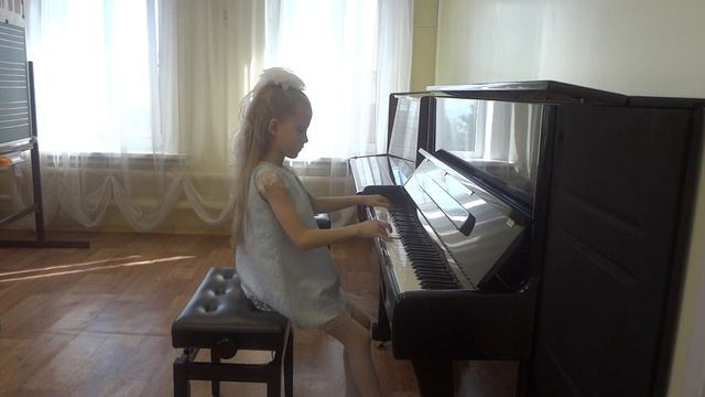 Бетева Дарья 8 лет. Т. Попатенко. Полька. смотреть онлайн