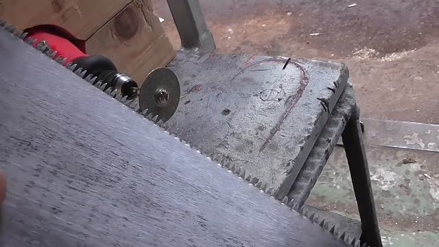 А вы знаете как заточить ножовку с таким мелким и высоким зубом? смотреть онлайн