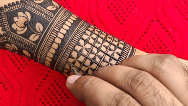 beautiful stylish lotus bridal mehandi designs|| mehandi decoration|| mehendi designs for back hand смотреть онлайн