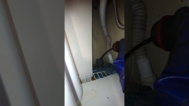 Демонстрация работы - прочистная машина Milwaukee M18 FUEL смотреть онлайн