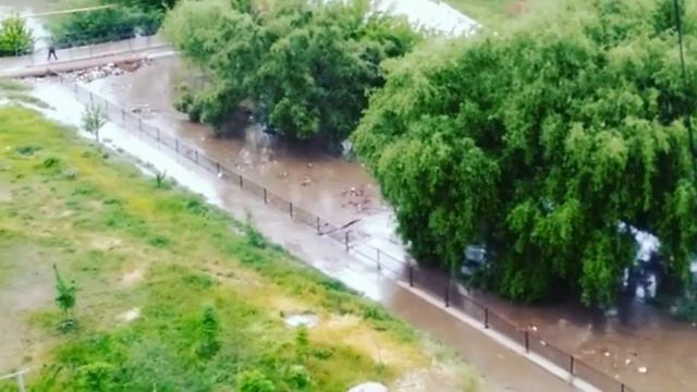 Ливневые дожди затопили Симферополь смотреть онлайн