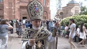 Праздник Вардавар (24 июля 2022г.) на территории Армянской церкви в Москве.