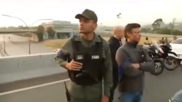 Кулеметники. Каракас 30.04.19 Венесуела. смотреть онлайн