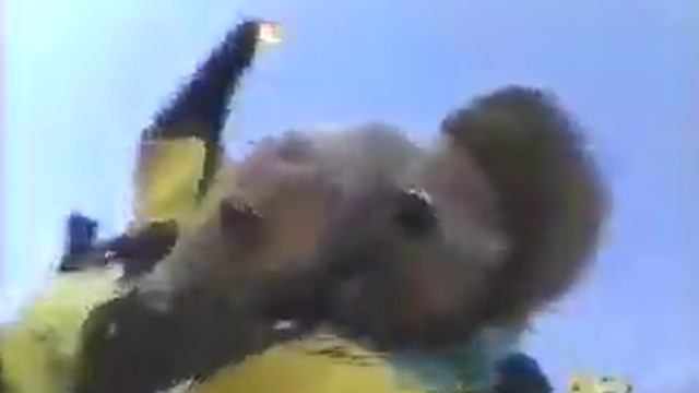 Вылетела челюсть. Прыжок с парашюта смотреть онлайн