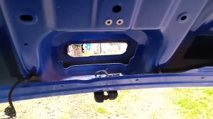 Как снять и установить замок на крышке багажника (ляды) на автомобиле Фольксваген Кадди