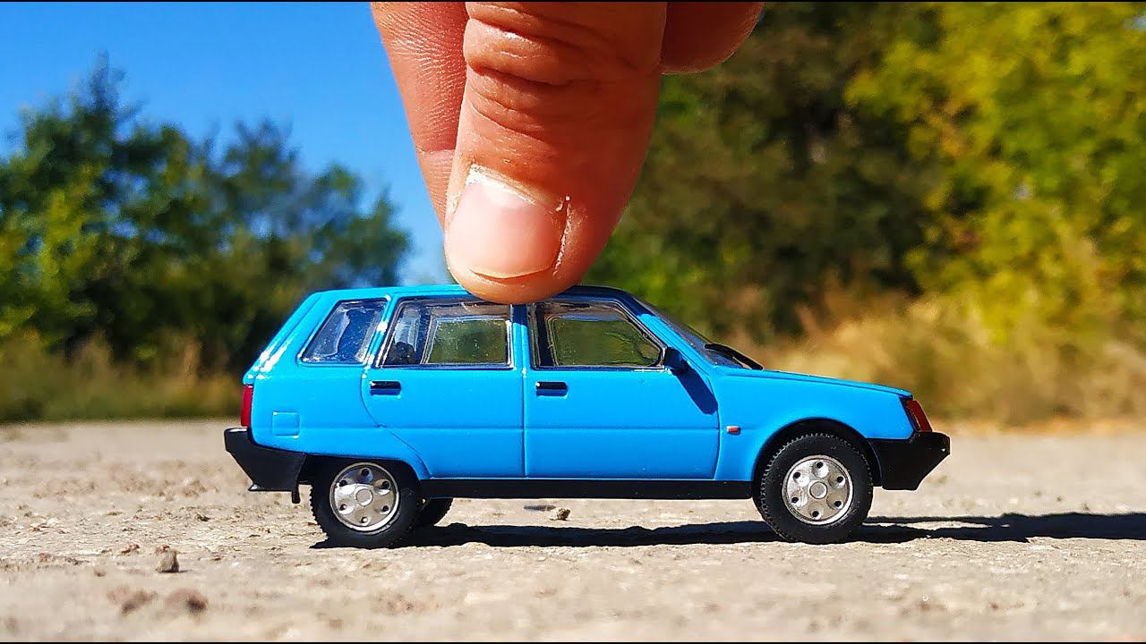 Моделька РЕДКОЙ машины ЗАЗ 1105 Таврия Дана масштаб 1/43 распаковка и обзор. Про машинки. смотреть онлайн