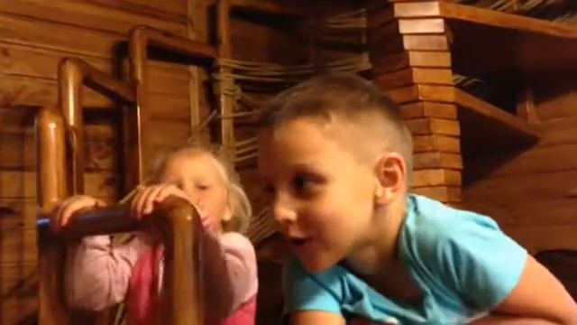 Сидели два медведя на тоненьком суку смотреть онлайн