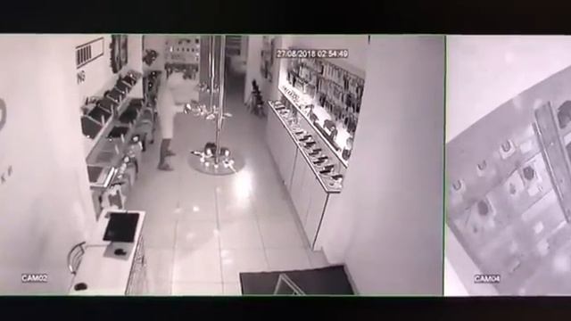 Ночное ограбление магазина электроники в Харькове