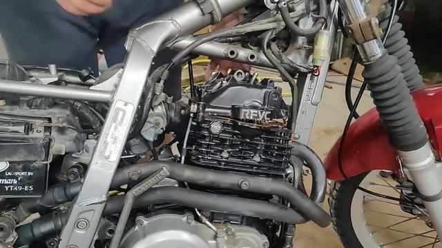 Как снять - поставить крышку калпанов на Honda NX 650 Dominator смотреть онлайн