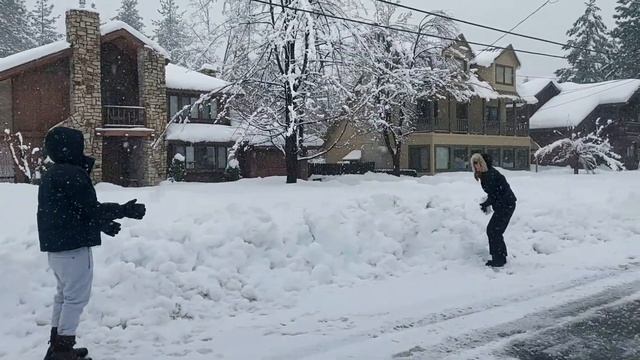 А снег идёт, а снег идёт #калифорния #сша #путешествие #отдых #northerncalifornia #winterstorm смотреть онлайн