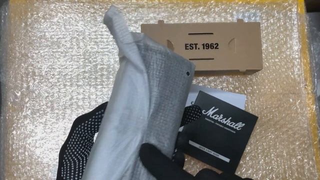 Unboxing | Marshall Emberton смотреть онлайн