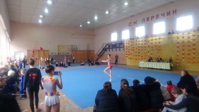 Гимнастка со скакалкой смотреть онлайн