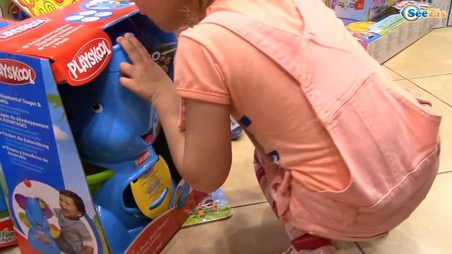 Хелло Китти с Ярославой в магазине игрушек. Шопинг в Турции. Игрушки для детей. Hello Kitty Toys смотреть онлайн