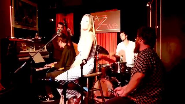 Madeleine Joel & friends - Kaisermühlen-Blues (Marianne Mendt) смотреть онлайн