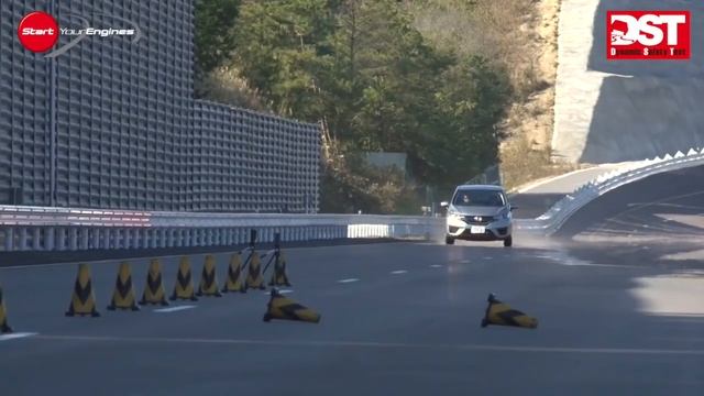 スズキ・スイフトXS-DJE vs ホンダ・フィット13G Lパッケージ（フルバージョン）【DST#068】