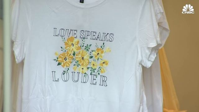 Can Abercrombie And Fitch Make A Comeback? смотреть онлайн