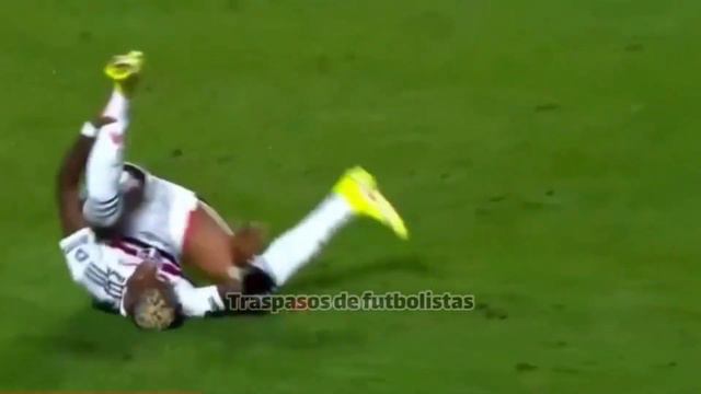 TERRIBLE LESION DEL ECUATORIANO ROBERT ARBOLEDA EN BRASIL смотреть онлайн
