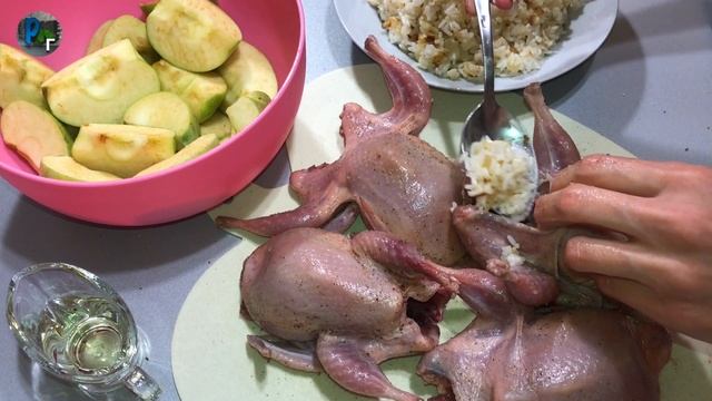 ПЕРЕПЕЛА с яблоками ФАРШИРОВАННЫЕ рисом. ВКУСНЫЙ обед выходного дня гарантирован! Как приготовить. смотреть онлайн