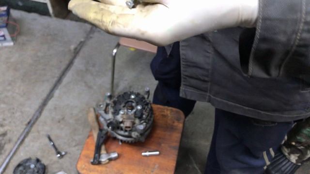 Замена щеток генератора Хонда Степвагон. смотреть онлайн