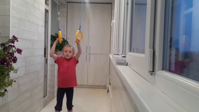 Упражнение на гимнастических кольцах. Урок 3. Exercises on gymnastic rings. Lesson 3. смотреть онлайн