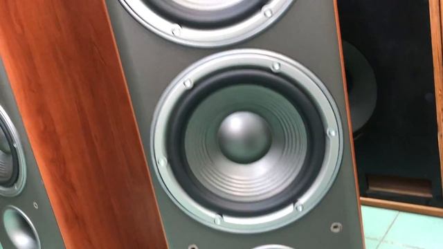 JBL E90: Loa mỹ giá 13tr смотреть онлайн