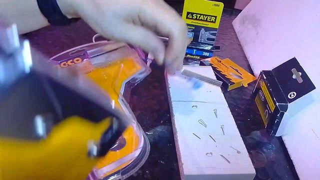 Степлер INGCO HSG 1405. смотреть онлайн