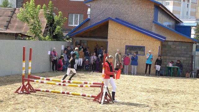 Соревнования по конкуру в конно-спортивном комплексе "Белая лошадь" смотреть онлайн