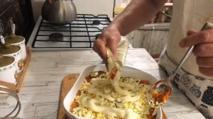 Салат с килькой в томатном соусе очень вкусный ужин