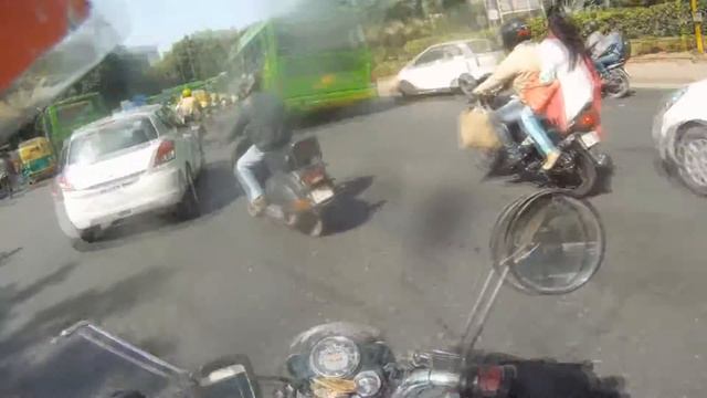 Trafik in India смотреть онлайн