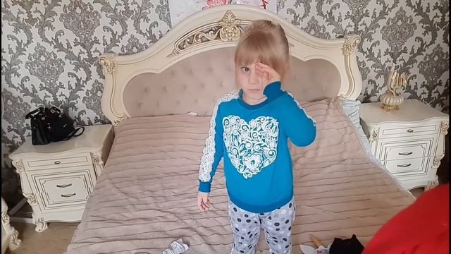 //Зрители посмотрите пожалуйста обзор Любимого Василька от звезды ютуба Сафии// смотреть онлайн