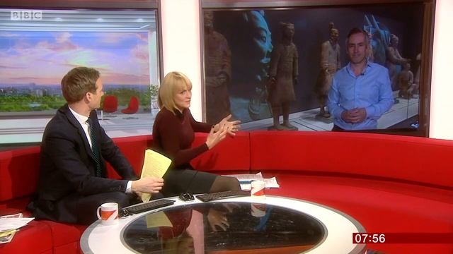 Louise Minchin | Burgundy Top + Black Stockings! смотреть онлайн