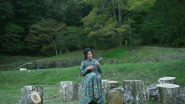 Somewhere Only We Know | Ukulele Acoustic (at tsumugu, Nara) смотреть онлайн
