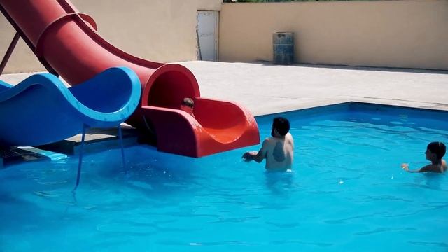 ЧЕМ В АРМЕНИИ ЗАМЕНЯЮТ МОРЕ смотреть онлайн