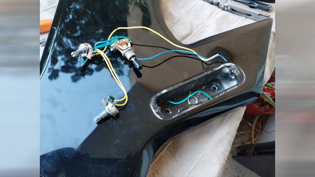 Repeindre sa guitare Harley Benton : les peintures NITORLACK ( partie 1 ) смотреть онлайн