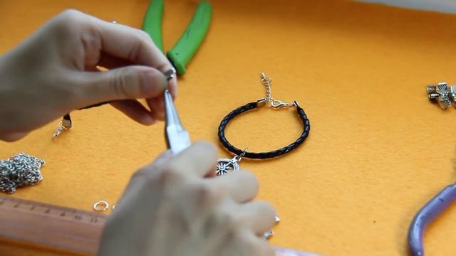 DIY браслет своими руками мастер класс смотреть онлайн