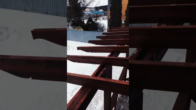 Деревянный навес