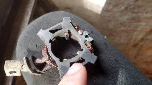 Как определить износ щеток стартера.
