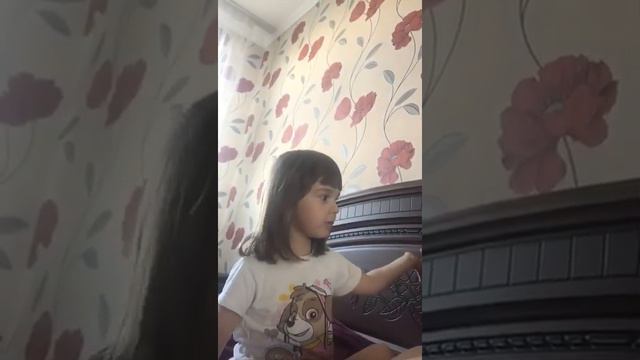 Очень смешная))) Включи страшилки))) смотреть онлайн