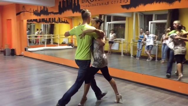 ТАНЦЫ В ЯЛТЕ АРГЕНТИНСКОЕ ТАНГО смотреть онлайн