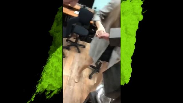 ВОТ ЧТО БЫВАЕТ, ЕСЛИ ДОВЕРИТЬ МНЕ РОЛЬ РОБОТА В НОВОГОДНЕЙ ПОСТАНОВКЕ смотреть онлайн