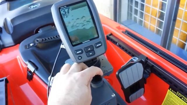 Thrasher 140 Kayak with easy fish finder mount kit смотреть онлайн