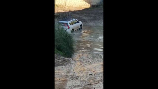 Subaru Forester vs JeeP Monster смотреть онлайн