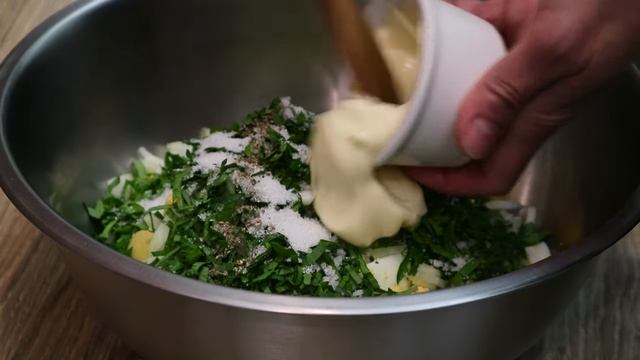 Самый правильный закусочный салат с сельдью. Вы его точно полюбите!.