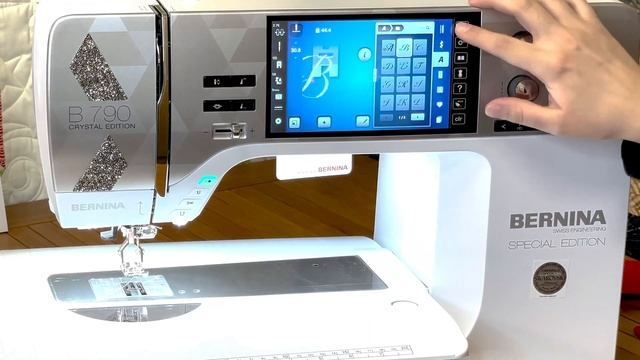 Bernina 790 Crystal Edition Features & Demo with Grace - A Super Powerful & Stylish Machine! смотреть онлайн