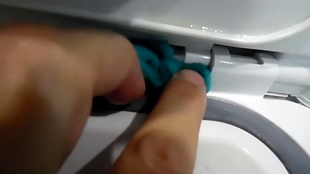 ИЗ ПЛАСТИКОВОЙ БУТЫЛКИ СОВОК ДЛЯ СТИРАЛЬНОГО ПОРОШКА-ЧЕМ ПОЧИСТИТЬ ЩЕЛИ-ЗАЩИТА ОТ БРЫЗГ смотреть онлайн