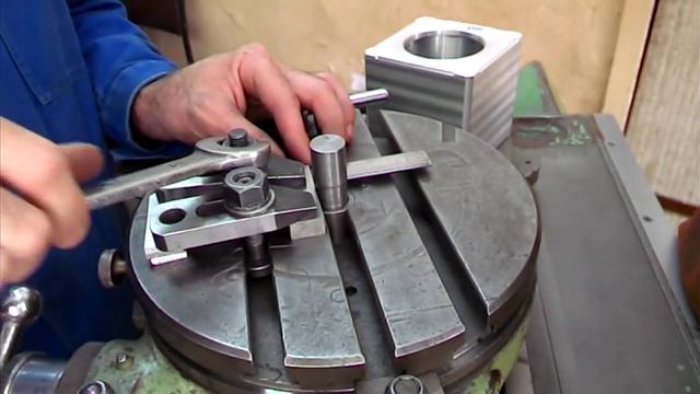 Как обкатывать углы на поворотном столе