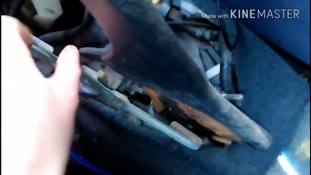 Снятие радиатора печки на Toyota Carina E смотреть онлайн