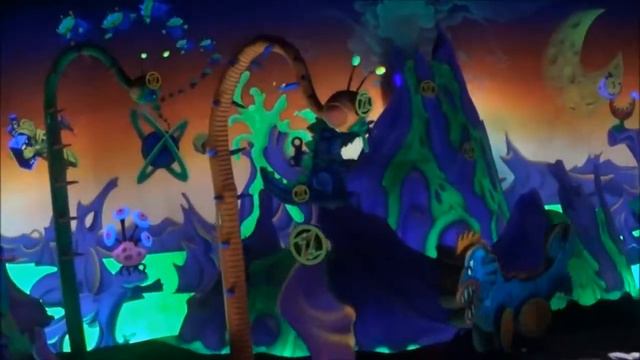 Thrill Cam: Buzz Lightyear's Space Ranger Spin смотреть онлайн